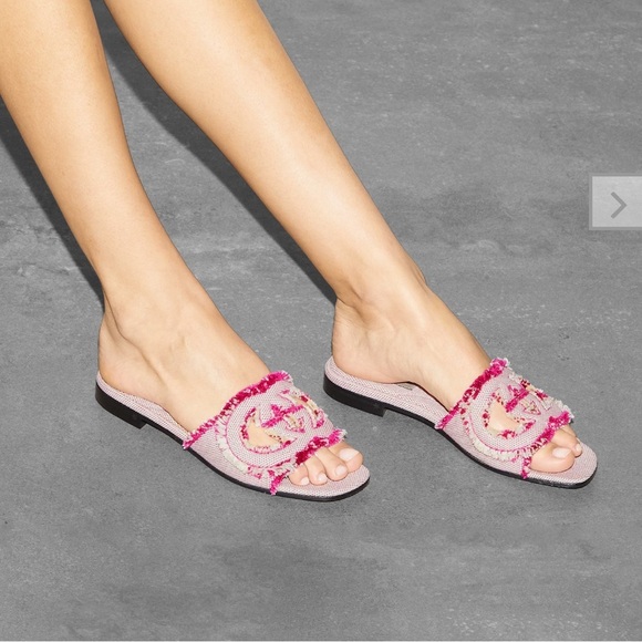 WOMEN'S INTERLOCKING G SLIDE SANDAL SIZE 37.5 - Picture 4 of 17